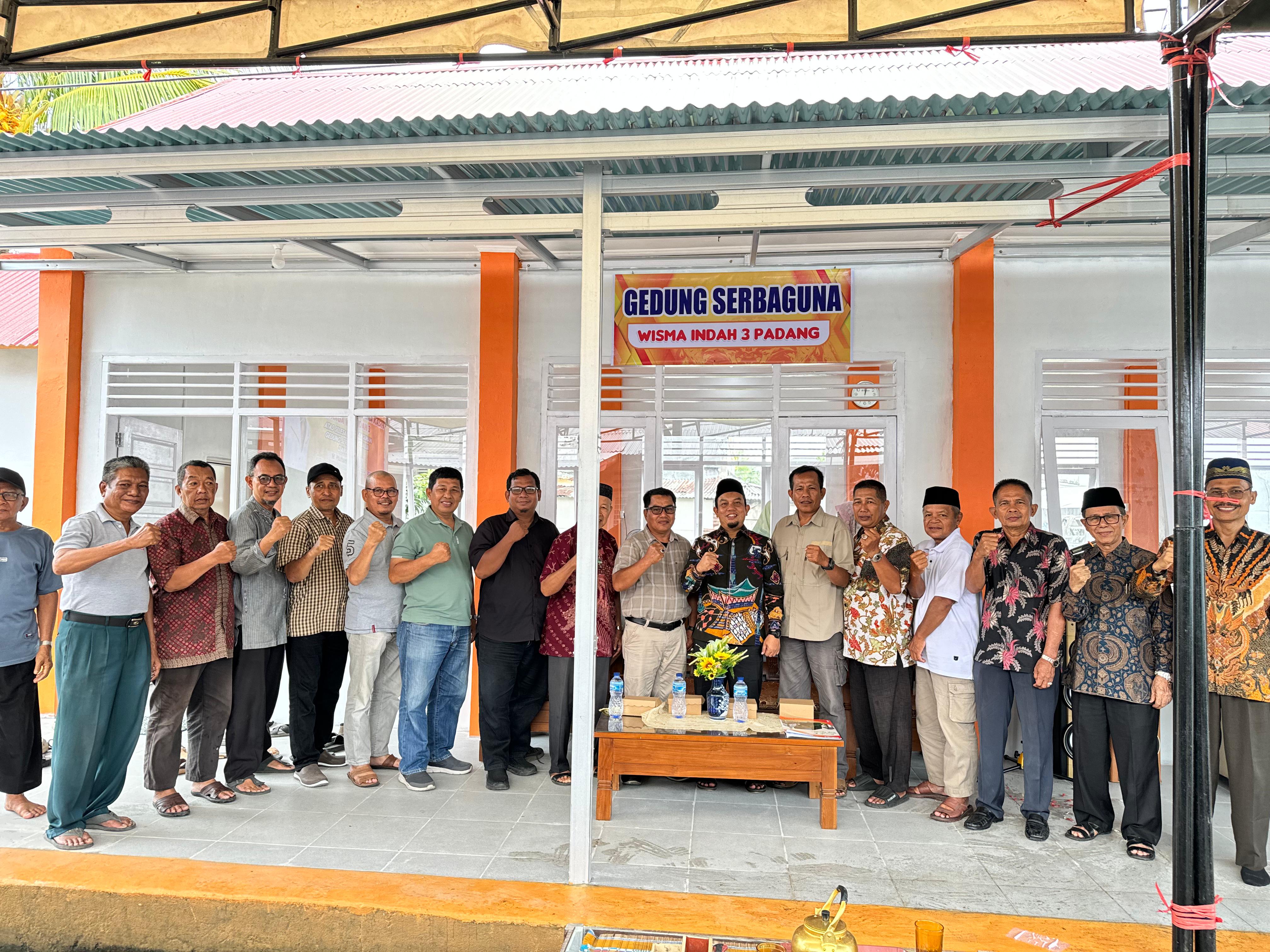 Dana Pokir Ketua DPRD Padang H. Muharlion, Wujudkan Gedung Serbaguna untuk Warga Wisma Indah 3
