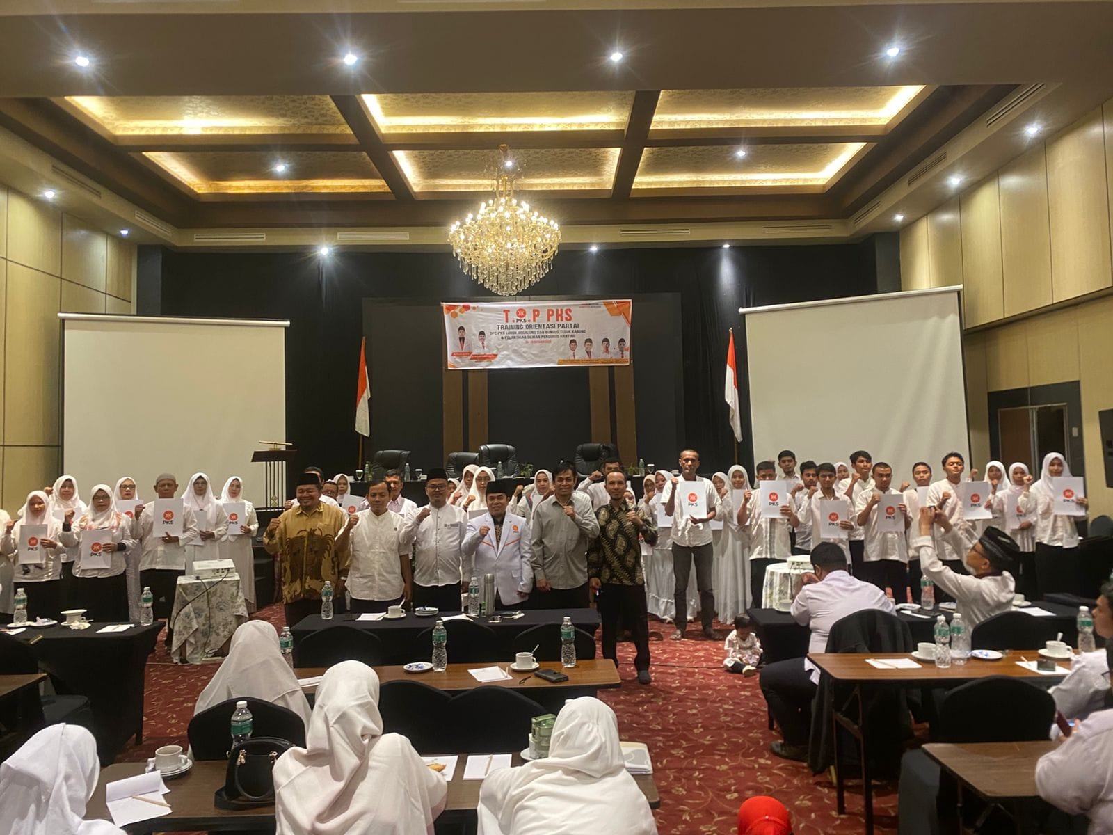 Pengurus DPC PKS Lubuk Begalung Resmi Dilantik, Dr. Hendrizal Ajak Kader Perkuat Jaringan Dakwah dan Pelayanan