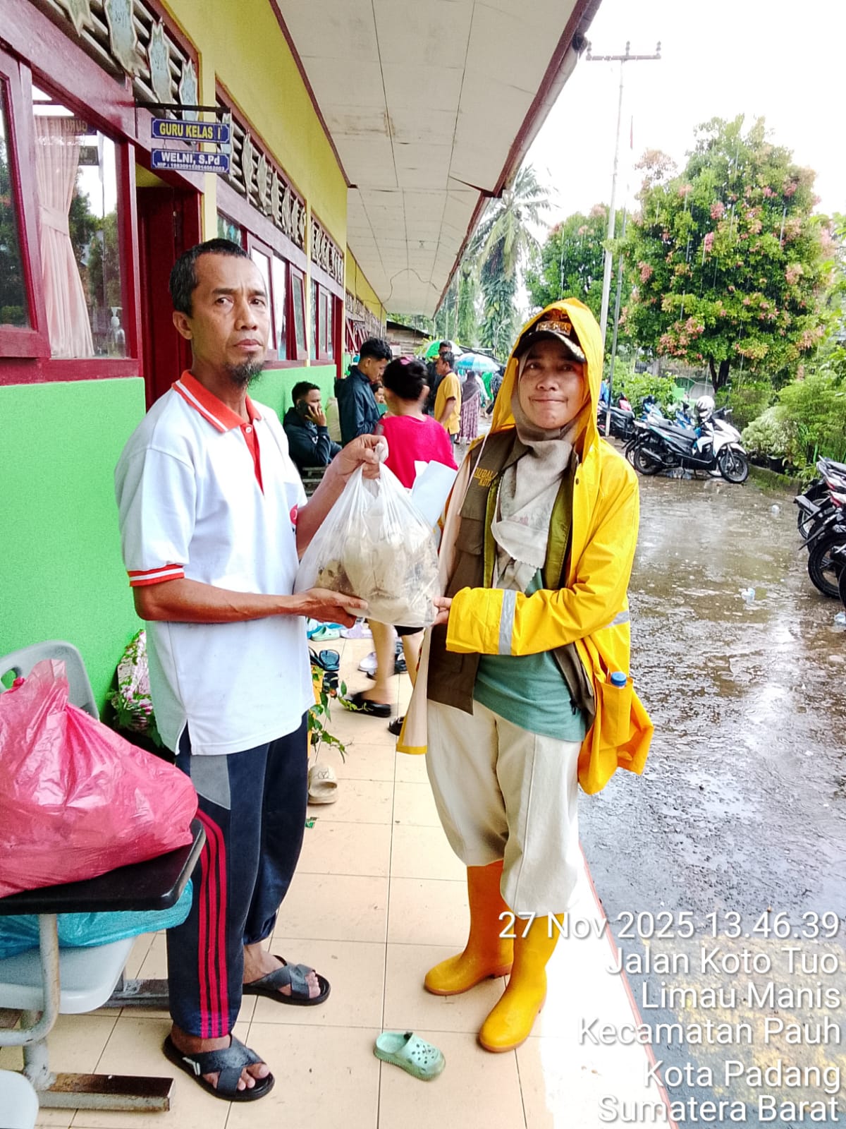 PKS Pauh Gercep di Hari Pertama: 100 Makan Siang & Bantuan Logistik Mengalir