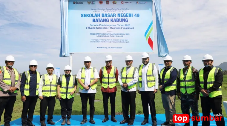 Hadiri Peletakan Baru Pertama Pembangunan Gedung Baru SDN 49 Batang Kabung, Muharlion Tegaskan Pendidikan Adalah Prioritas 